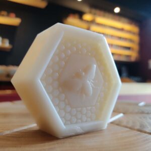 Savon 100% Végétal - Lait et Gelée Royale- 100g